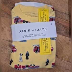 NWT Janie and Jack Boys Longsleeve 3T Firetruck Pajama SET
